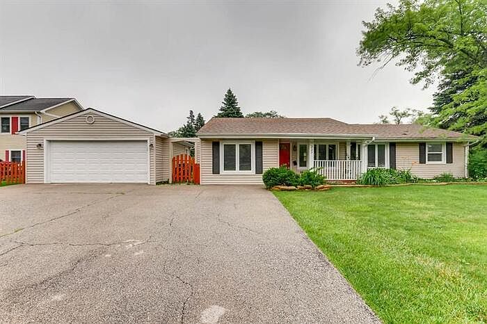 1st image of 227 Whittier Ct