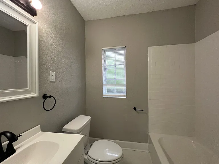 904 Maury St — Photo 10