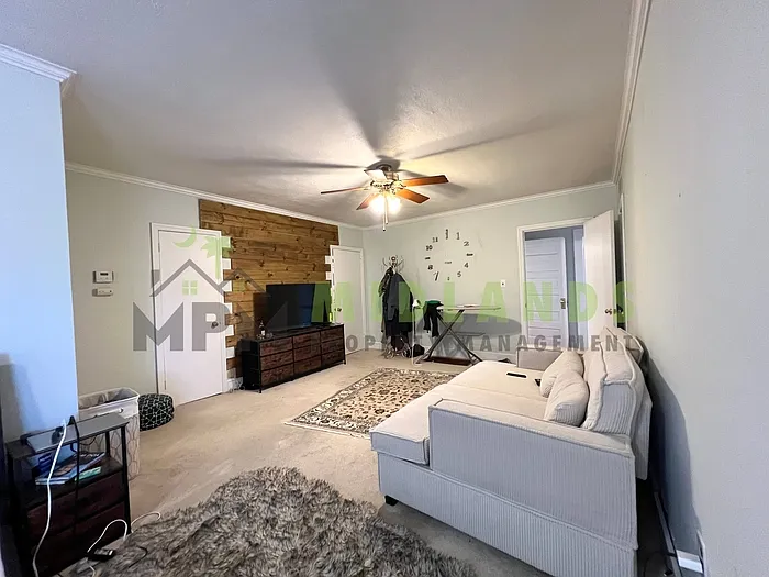 2417 Clark St — Photo 32