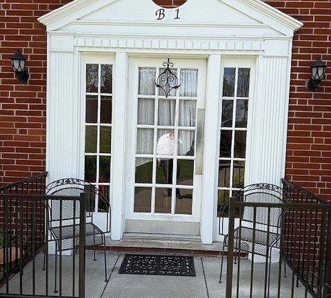 4th image of 1810 National Road B1-301