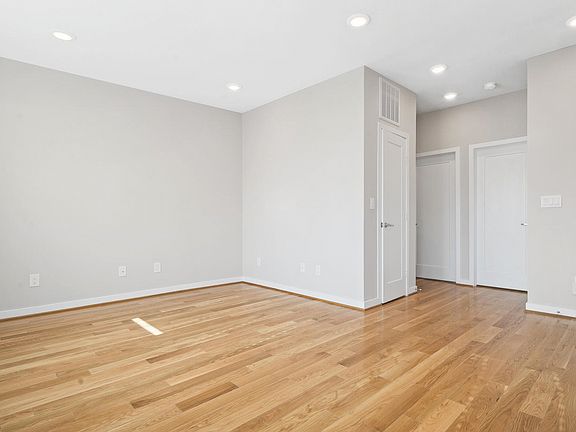 4th image of 2029 Rosedale St NE APT 2