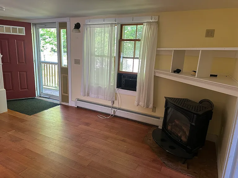 560 S East St — Photo 11
