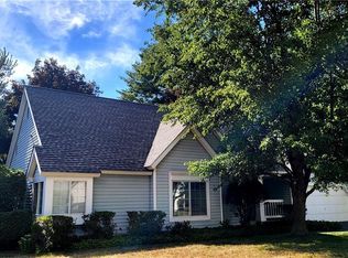 61 Stratton Forest Way #61, Simsbury, CT 06070