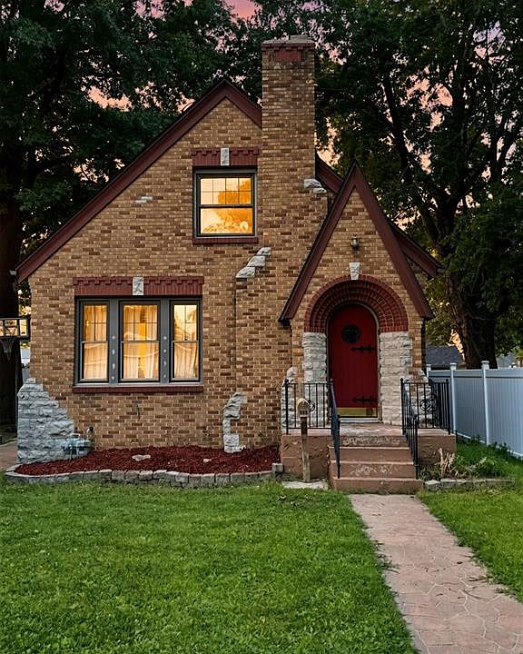 1st image of 111 E Olive St