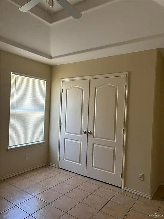 3 bed, 2.0 bath, 4108 sqft, $950 — Photo 4
