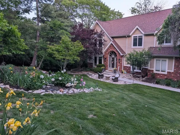 18148 Country Trails Ct, Glencoe, MO 63038