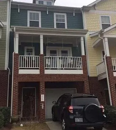 3 bed, 1900 sqft, $2,200 — Photo 1