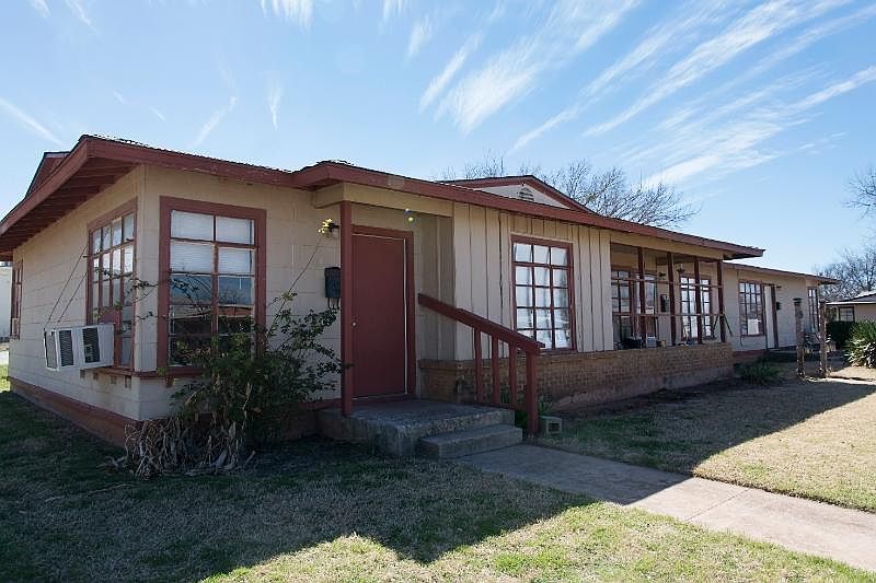 1st image of 4063 Redbud Cir