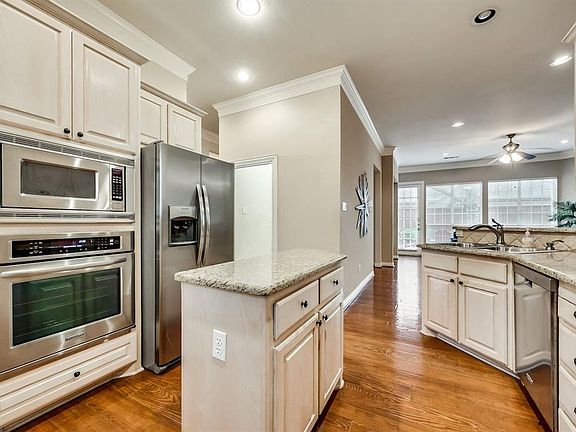 3rd image of 5817 Kingsbrook Dr