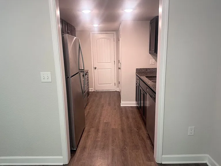 1417 NE Mary Ct — Photo 4