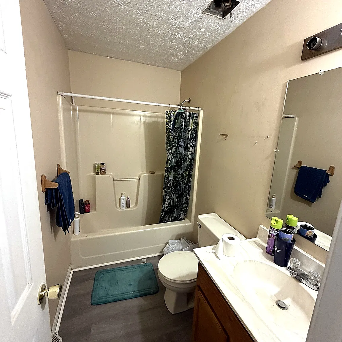 4 bed, 2.5 bath, 2083 sqft, $2,500 — Photo 1