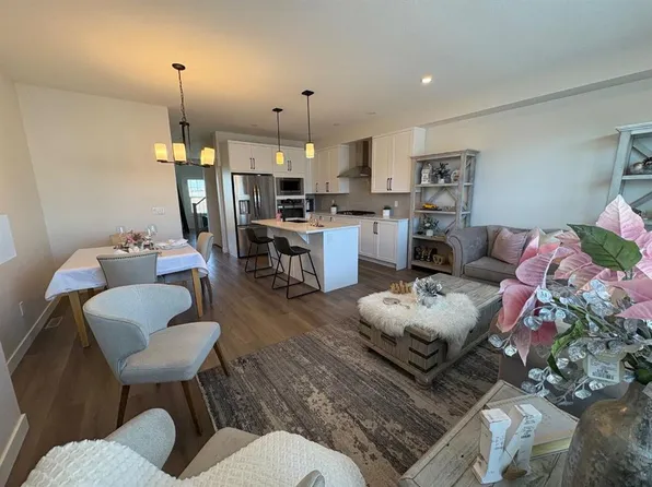 250 S Alpine Ave SW, Calgary, AB T2Y 0R8