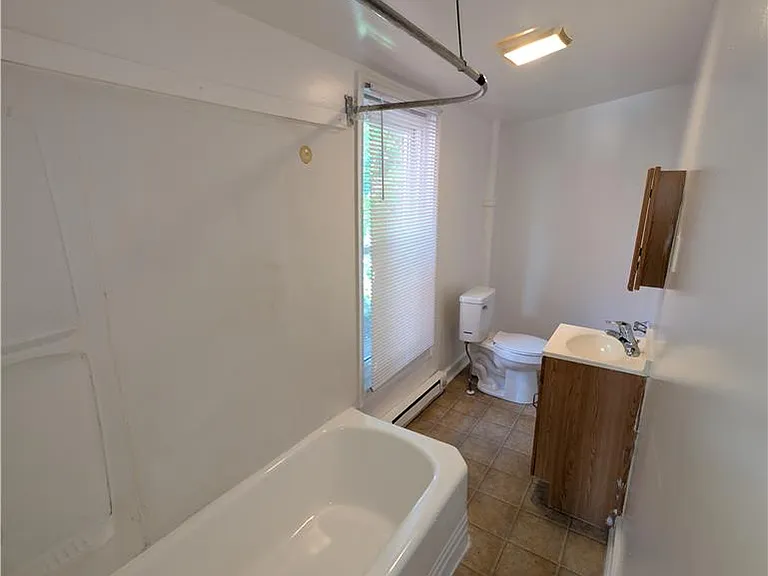 635 Linden St #2 — Photo 9
