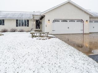 W7531 Highview Ct, Shiocton, WI 54170