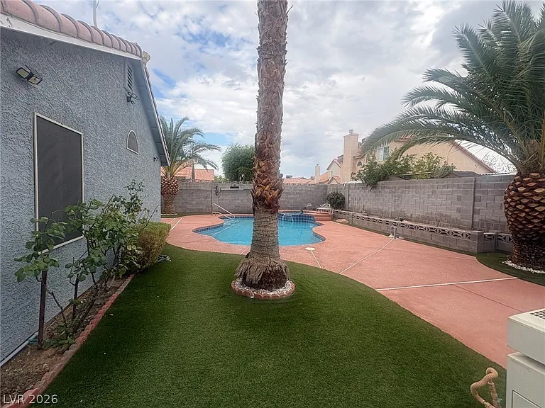 4402 Cassandra Dr — Photo 25