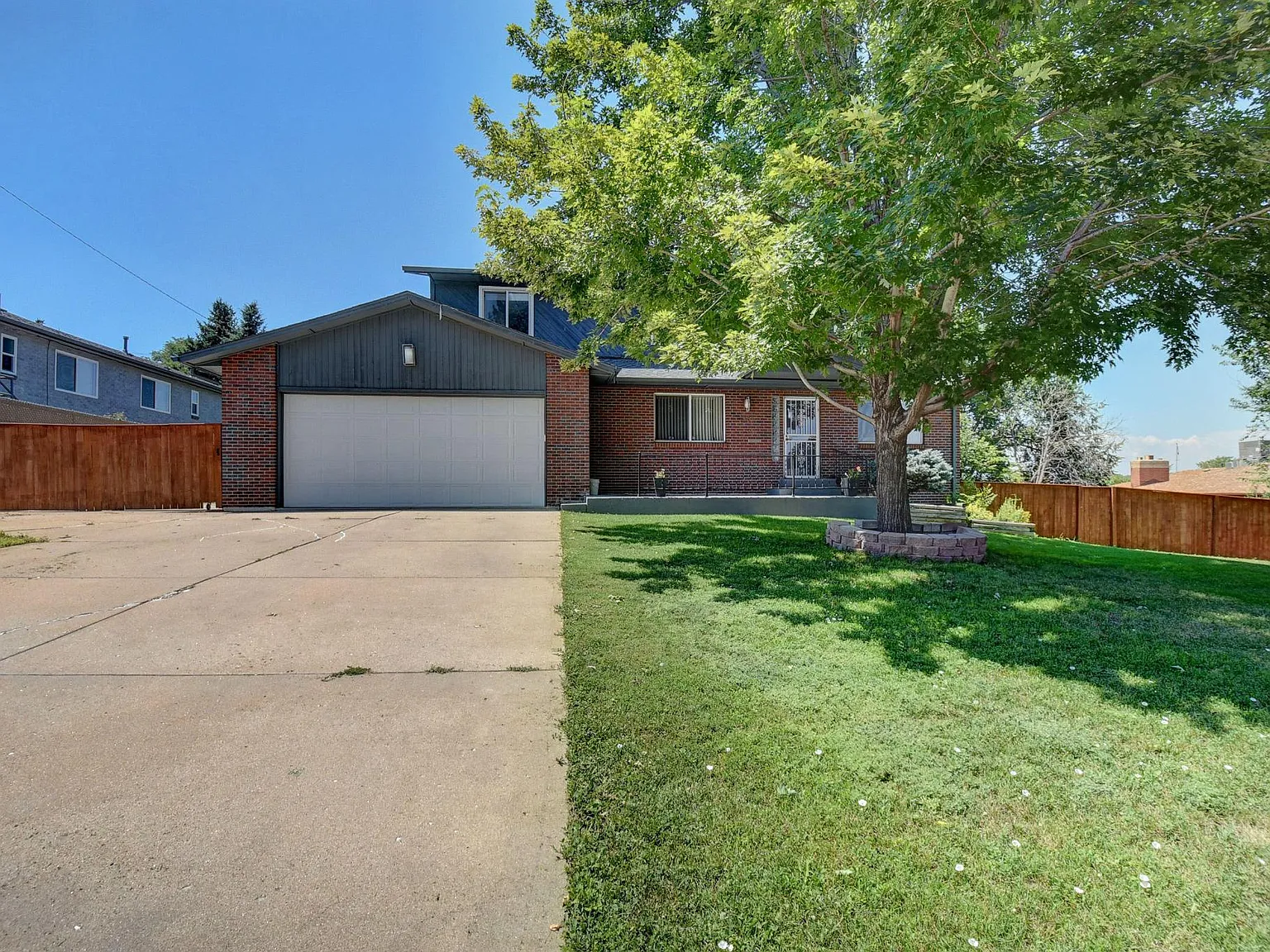 6 bed, 4257 sqft, $4,995 — Photo 1