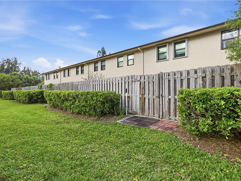 4225 N Highway A1A #18 — Photo 24