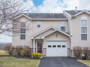 9 Stonehill Rd, Hamburg, NJ 07419