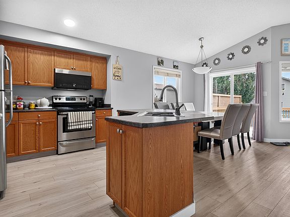 5th image of 3746 12th St NW