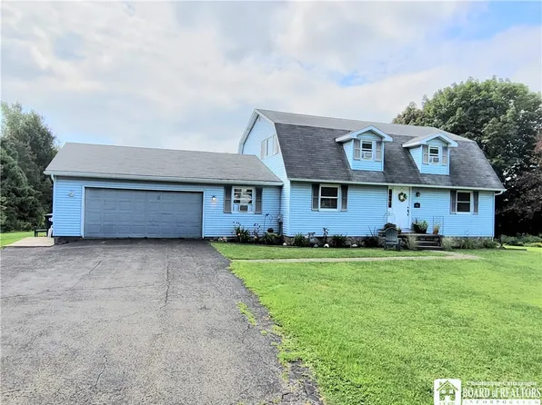2567 Palm Rd, Jamestown, NY 14701