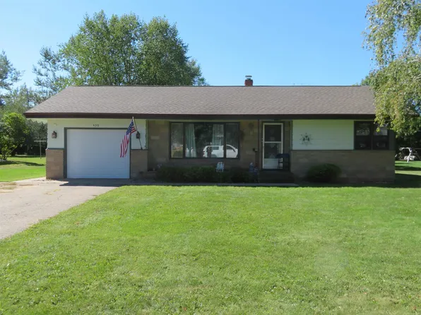 430 E Ellefson St, Iola, WI 54945