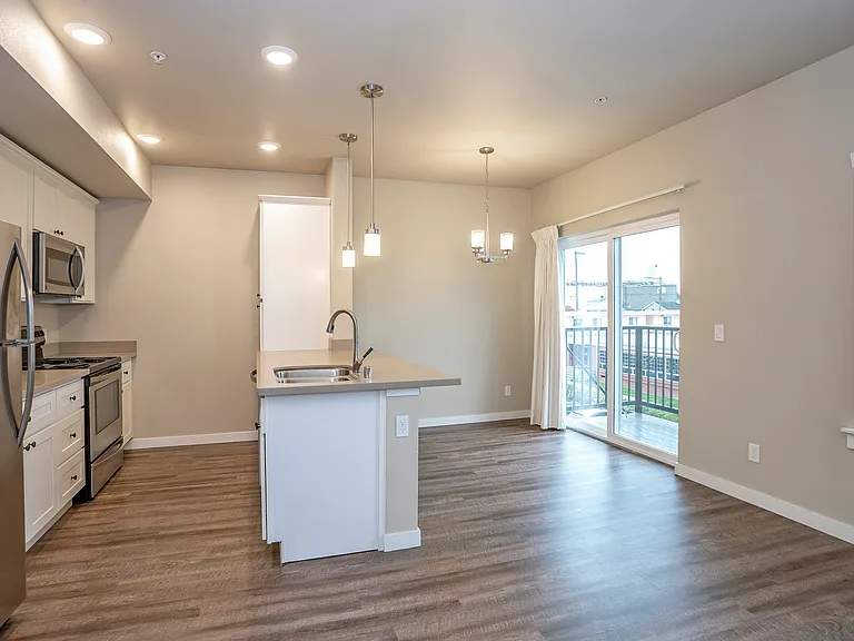 627 N Fife St — Photo 18
