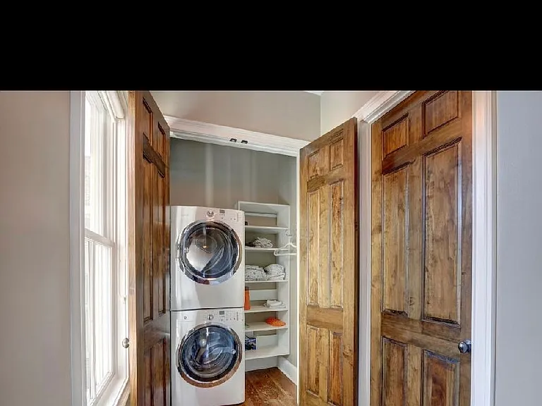 212 Houston St — Photo 10