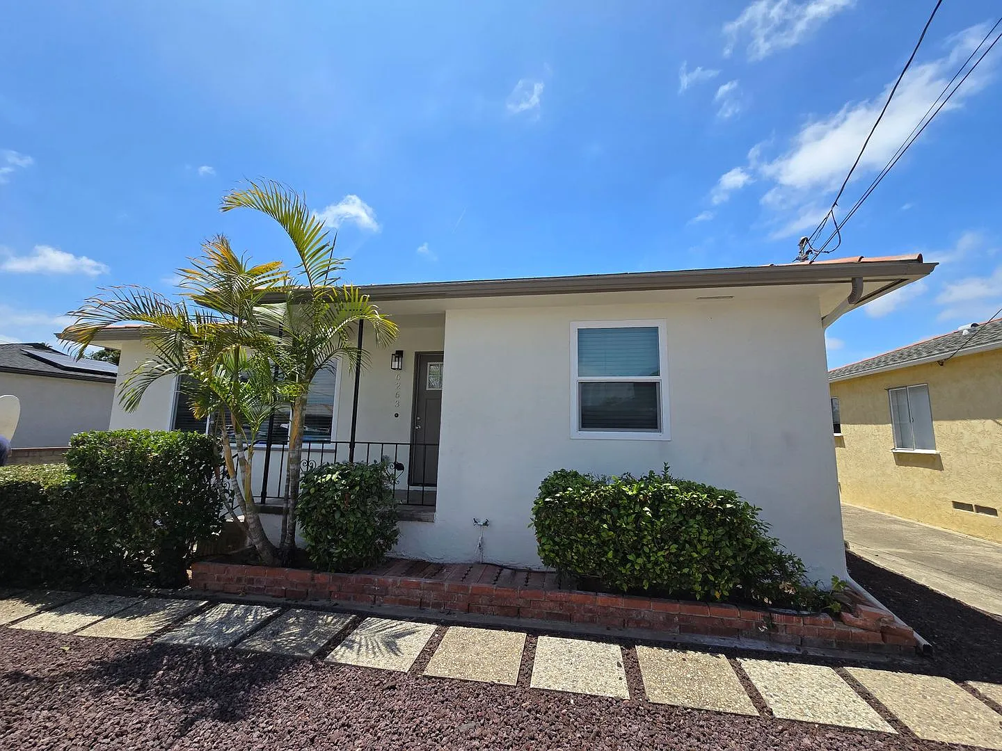 Fully renovated 4 bed 2 bath! — Photo 2