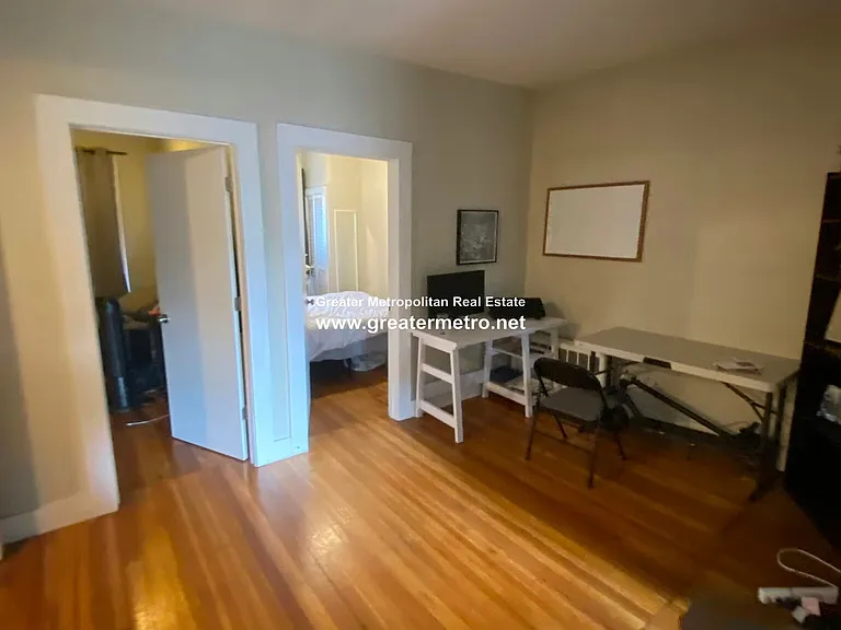 435 Hanover St #4D — Photo 2