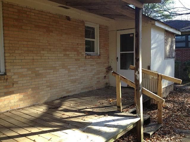 2nd image of 1333 Standish St