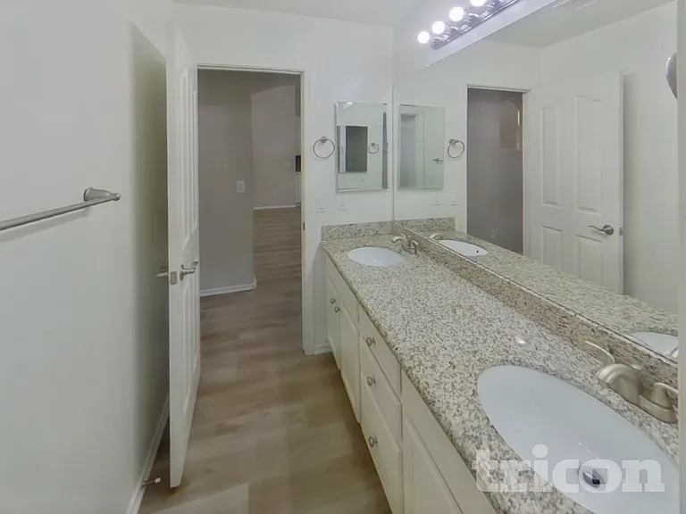 8529 W Hughes Dr — Photo 17