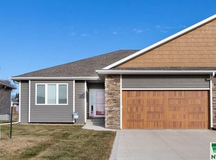 2641 Indian Hills Ct, Sioux City, IA 51104