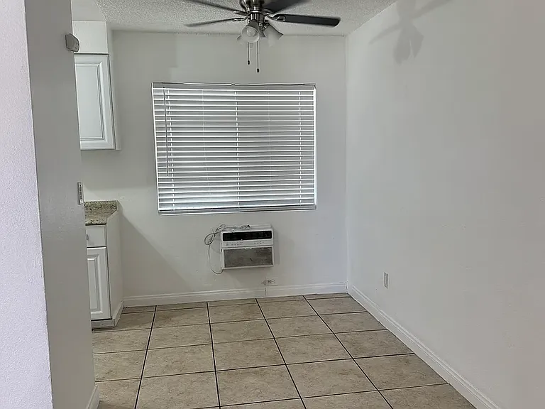 995 S Smith Ave #2 — Photo 3