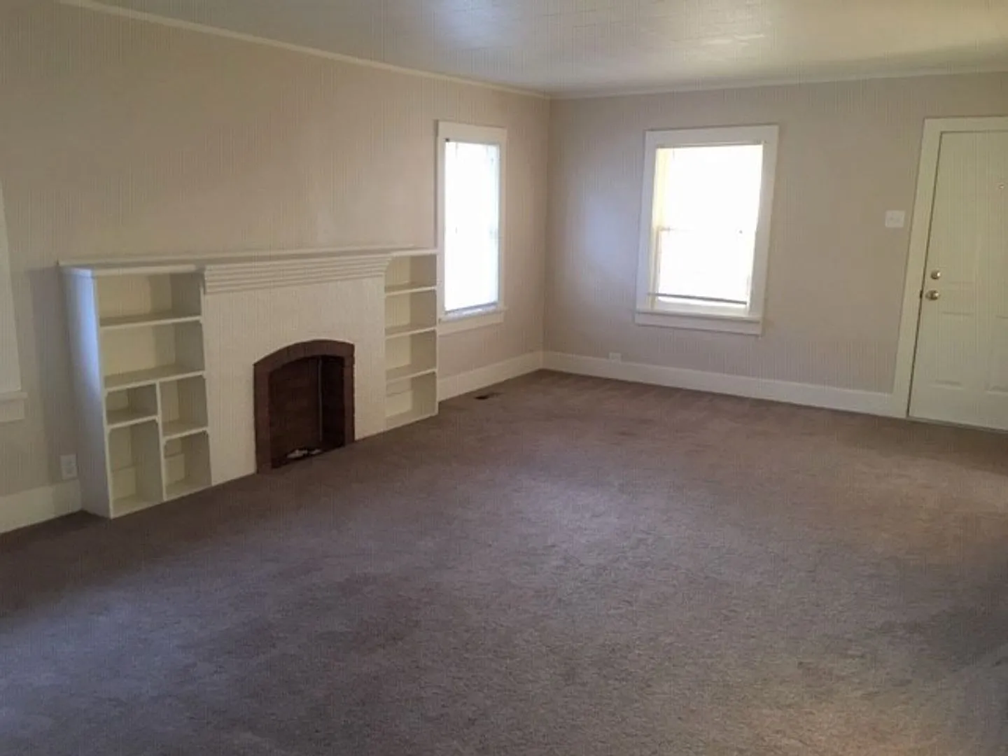 2 Bedroom House In Laurel — Photo 2
