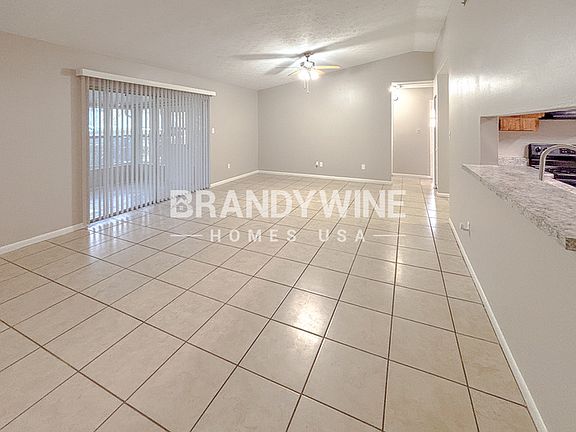 5th image of 2712 Manor Hill Dr