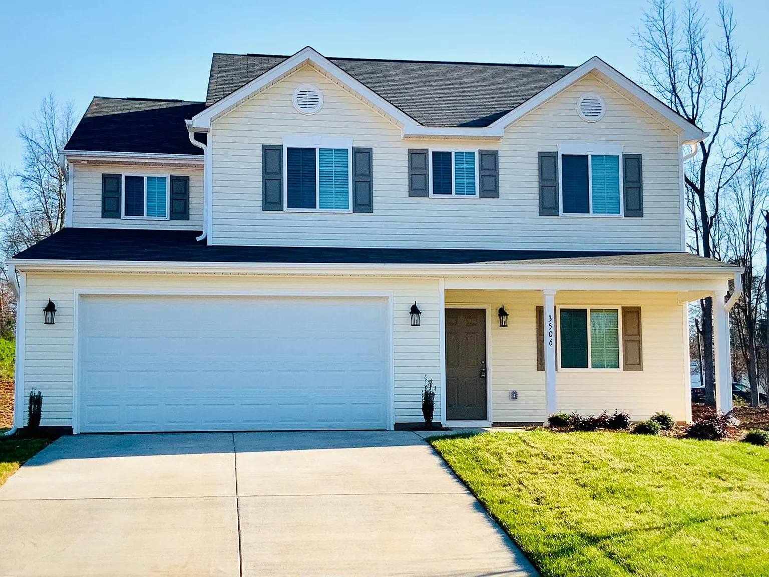 4 bed, 2.5 bath, $2,140 — Photo 1
