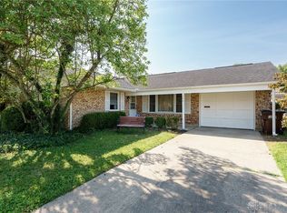 386 Cherrywood Dr, Fairborn, OH 45324