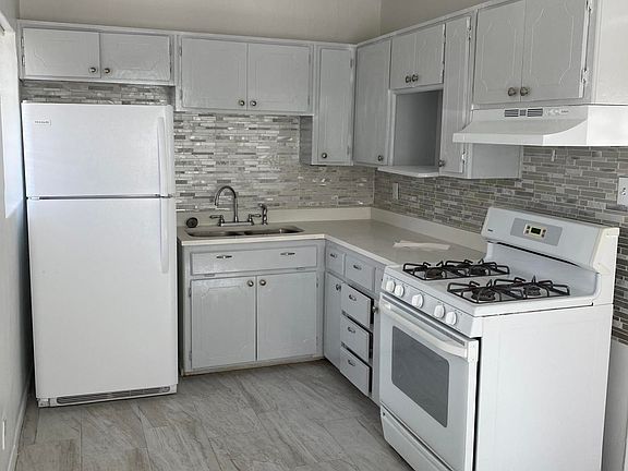 3rd image of 613 Olson St