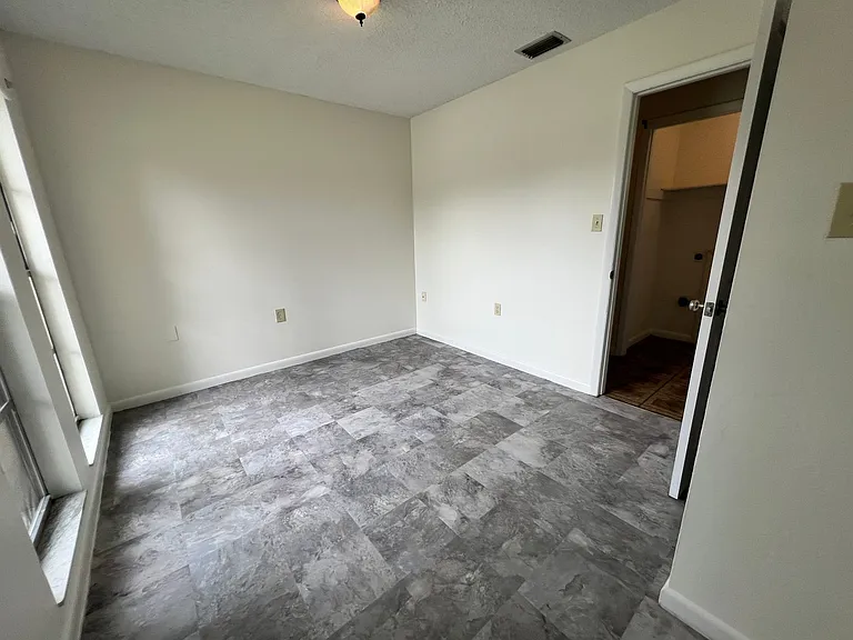 4608 Sandy Ln — Photo 8