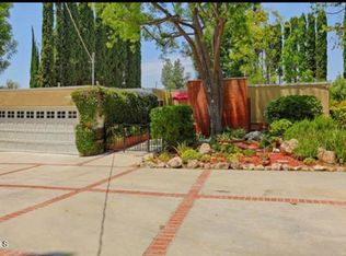23253 Cass Ave, Woodland Hills, CA 91364