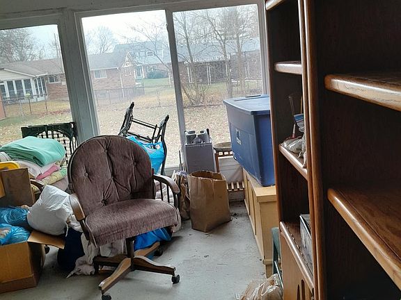 4th image of 2495 Tiverton Ln