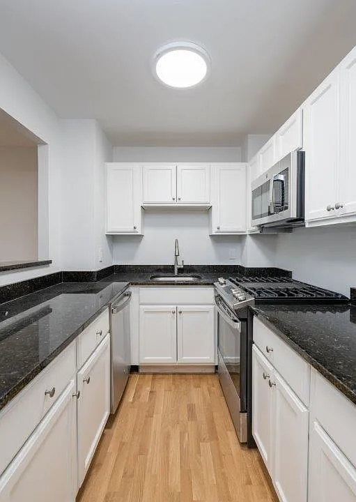 1430 Columbia Rd #4