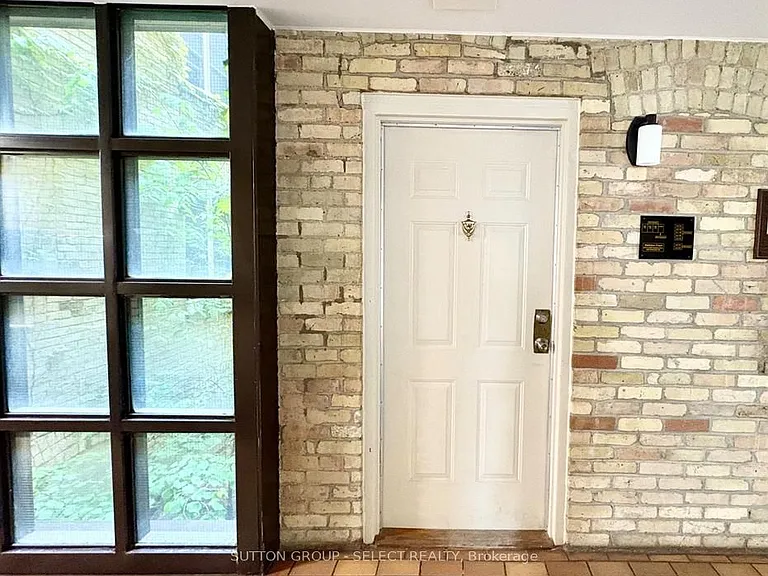 440 Wellington St #103 — Photo 8