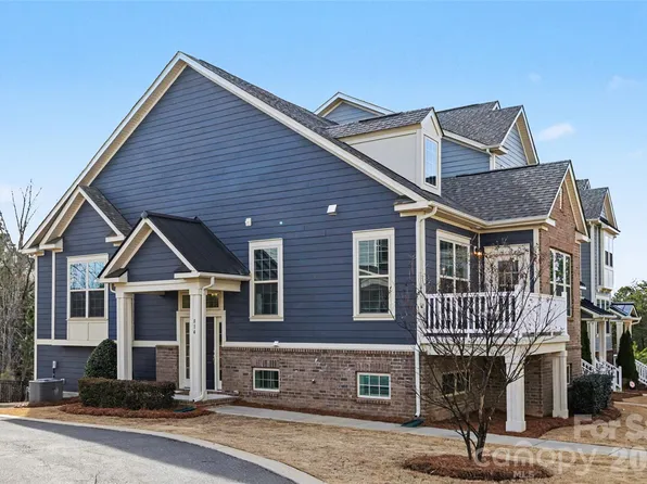 814 Ruckers Ct, Tega Cay, SC 29708