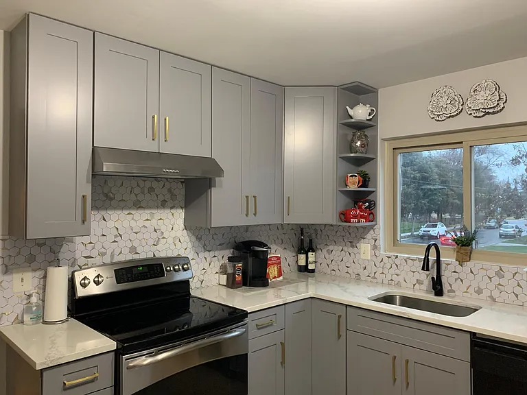 2311 Rockland Ave — Photo 10
