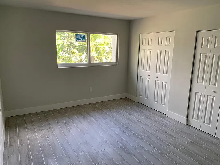 2841 Broadway — Photo 10