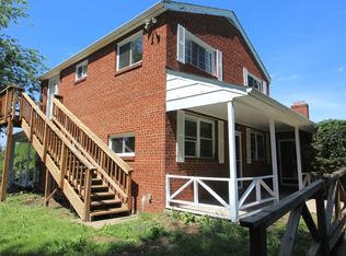 15101 Braddock Rd, Centreville, VA 20120