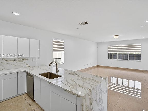 5th image of 15091 SW 18th Ter