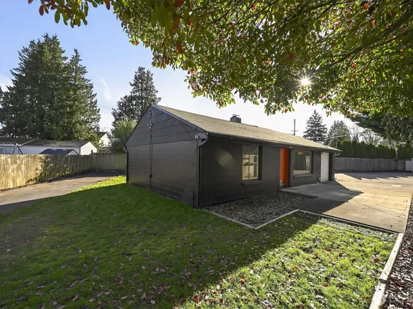 207 S 108th Place, Seattle, WA 98168