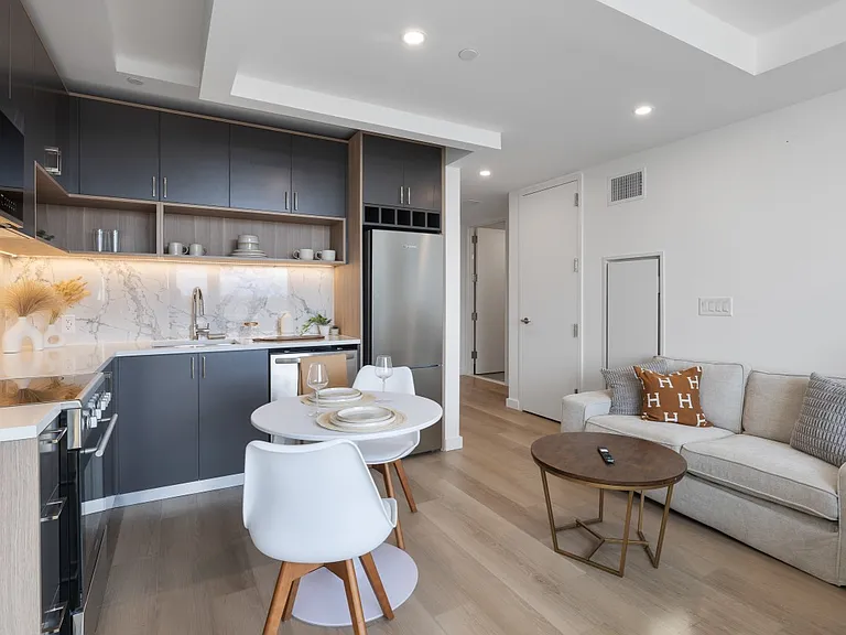 72-01 Queens Blvd #321 — Photo 1